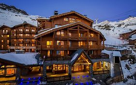 Chalet Val 2400